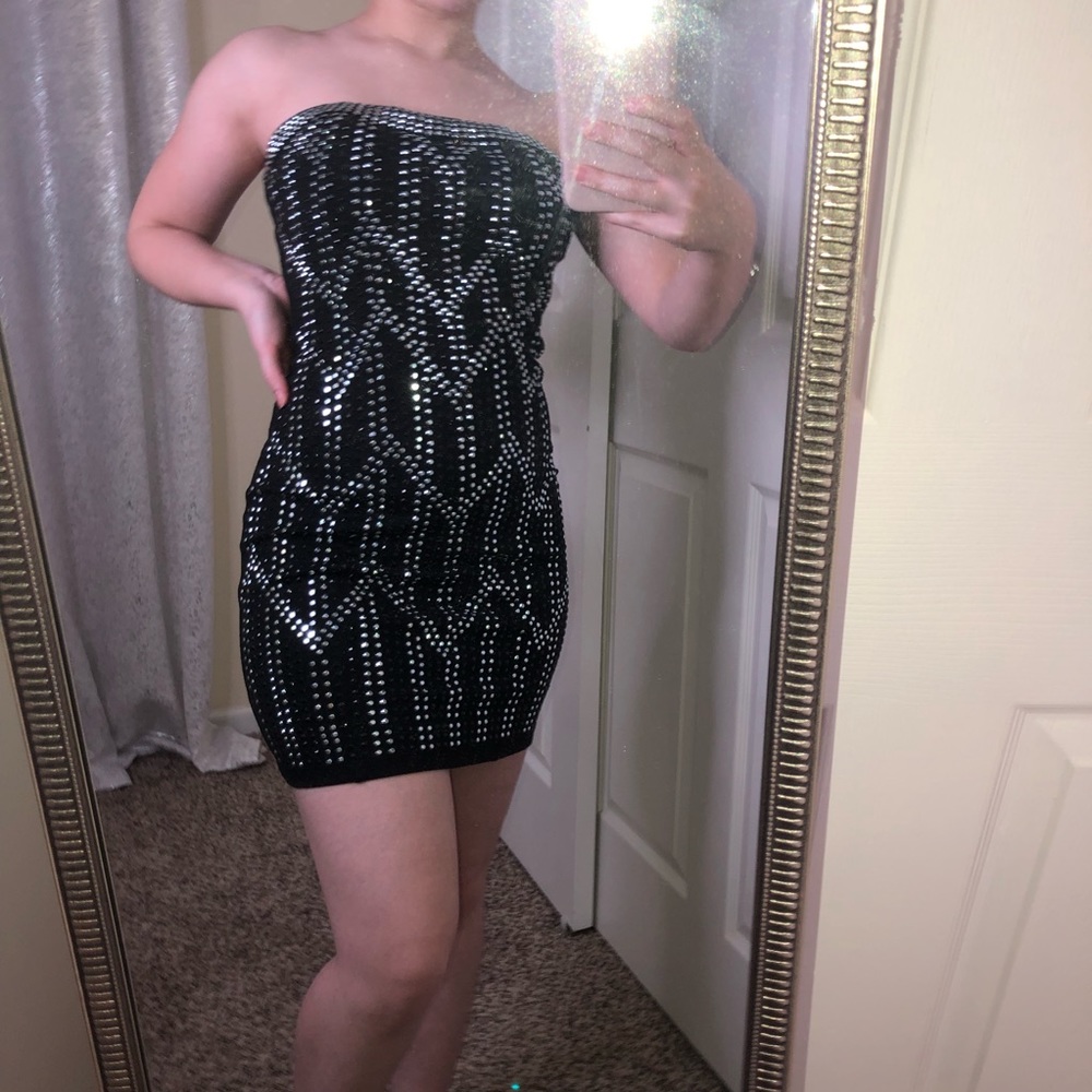 Black studded dress - Picture 2 of 7